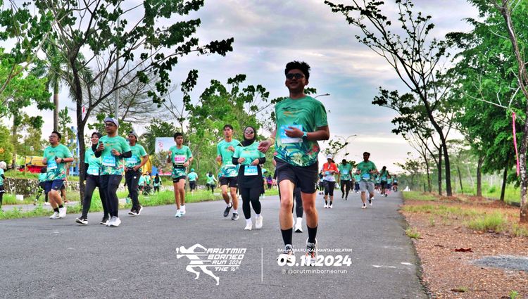 Race photo from Arutmin Borneo Run 2024