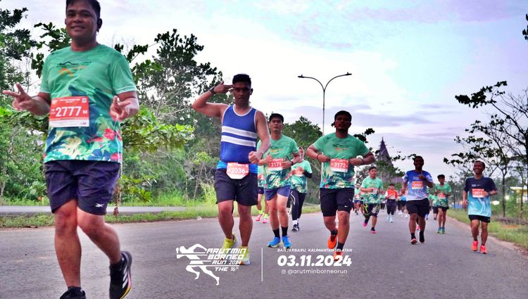 Race photo from Arutmin Borneo Run 2024
