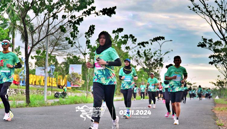 Race photo from Arutmin Borneo Run 2024