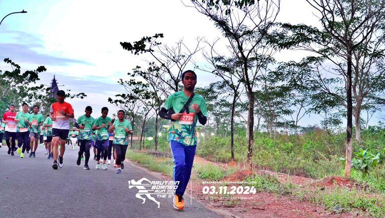 Race photo from Arutmin Borneo Run 2024