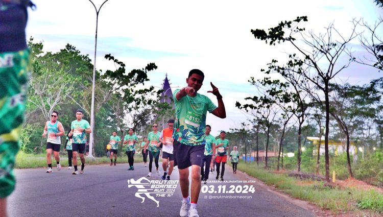 Race photo from Arutmin Borneo Run 2024