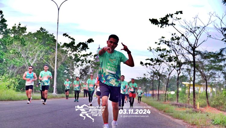 Race photo from Arutmin Borneo Run 2024