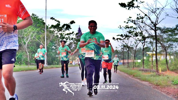 Race photo from Arutmin Borneo Run 2024