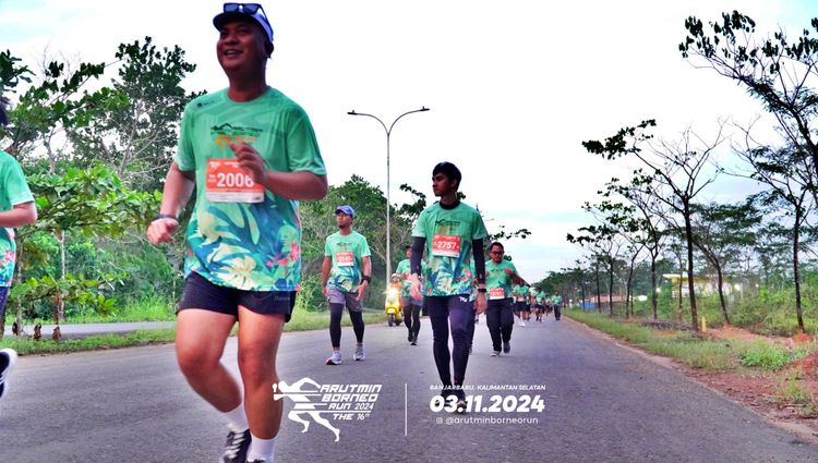 Race photo from Arutmin Borneo Run 2024