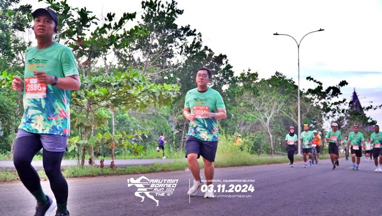 Race photo from Arutmin Borneo Run 2024