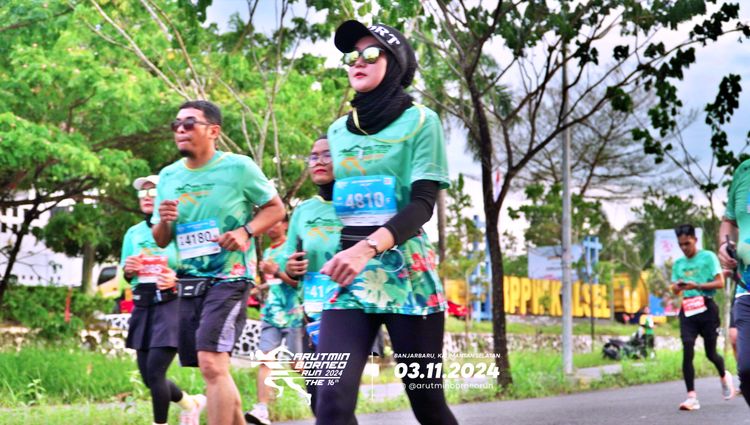 Race photo from Arutmin Borneo Run 2024