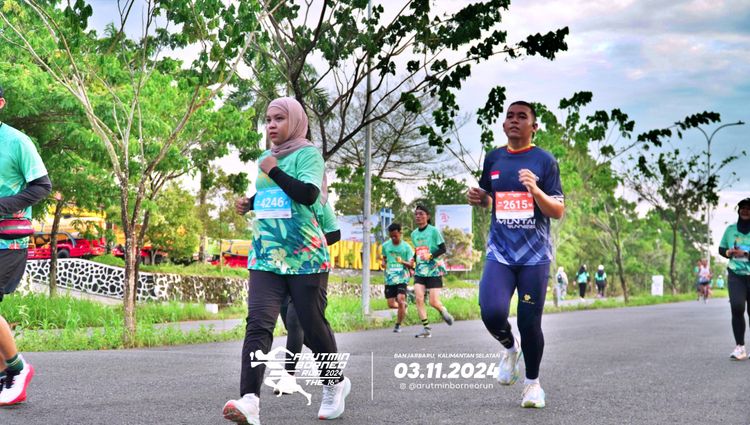 Race photo from Arutmin Borneo Run 2024