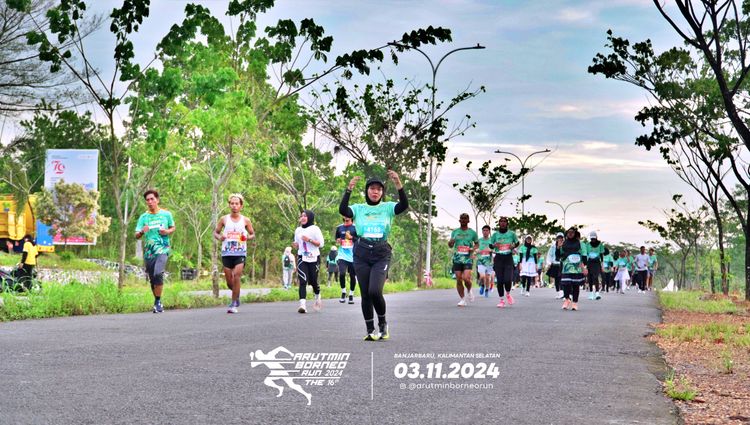 Race photo from Arutmin Borneo Run 2024