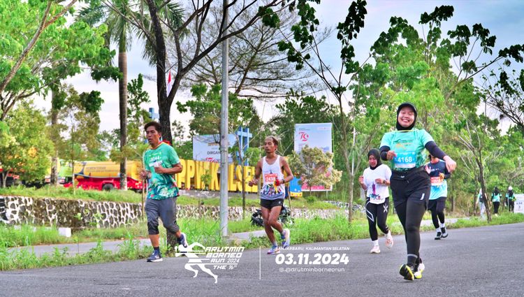 Race photo from Arutmin Borneo Run 2024