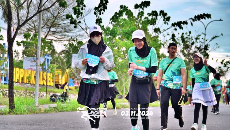 Race photo from Arutmin Borneo Run 2024