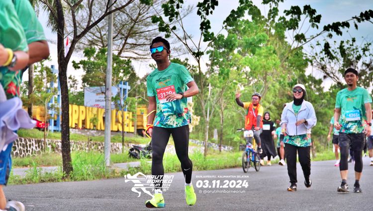 Race photo from Arutmin Borneo Run 2024