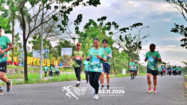 Race photo from Arutmin Borneo Run 2024