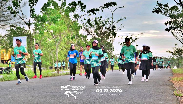 Race photo from Arutmin Borneo Run 2024