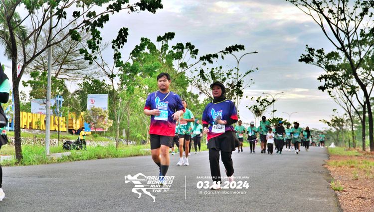 Race photo from Arutmin Borneo Run 2024