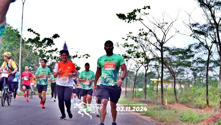 Race photo from Arutmin Borneo Run 2024
