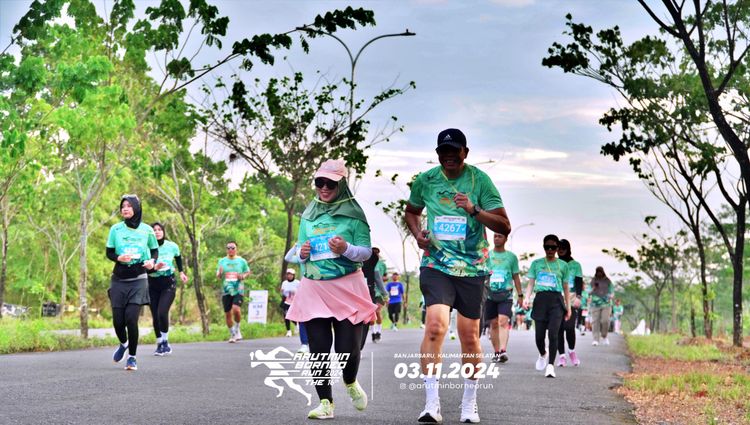 Race photo from Arutmin Borneo Run 2024
