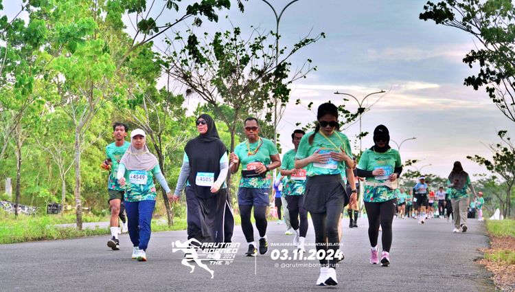 Race photo from Arutmin Borneo Run 2024