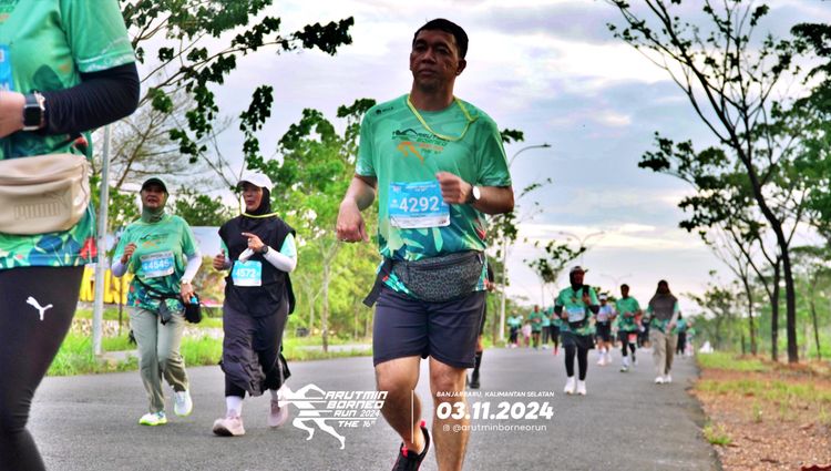 Race photo from Arutmin Borneo Run 2024