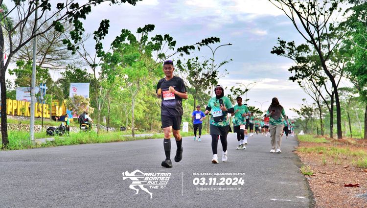 Race photo from Arutmin Borneo Run 2024