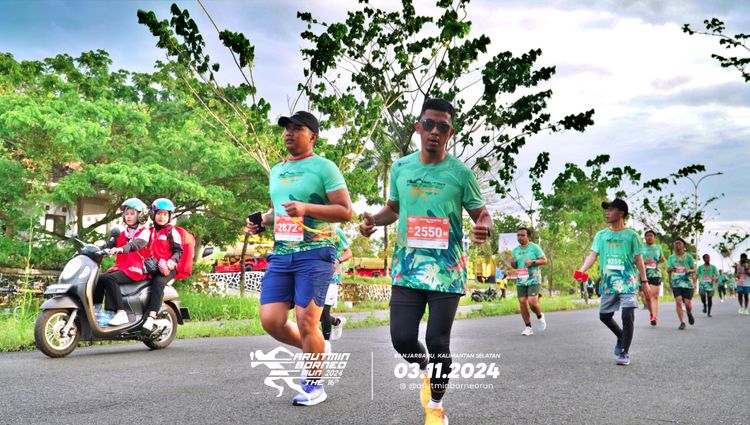 Race photo from Arutmin Borneo Run 2024