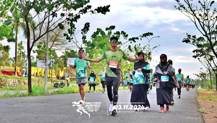 Race photo from Arutmin Borneo Run 2024