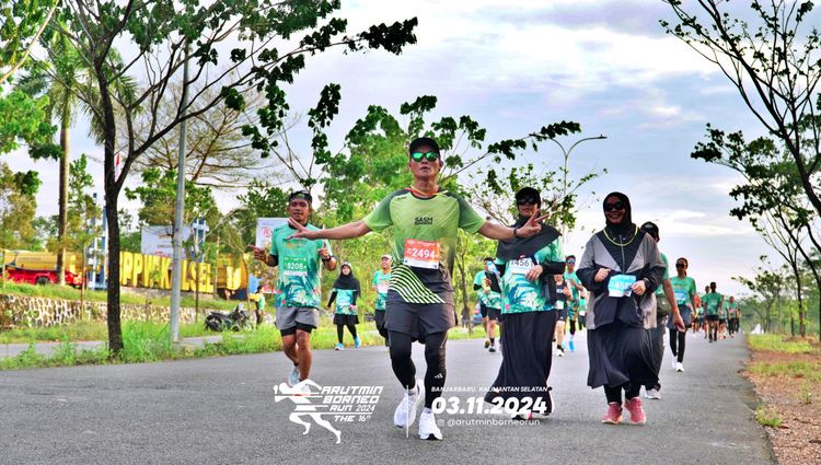 Race photo from Arutmin Borneo Run 2024