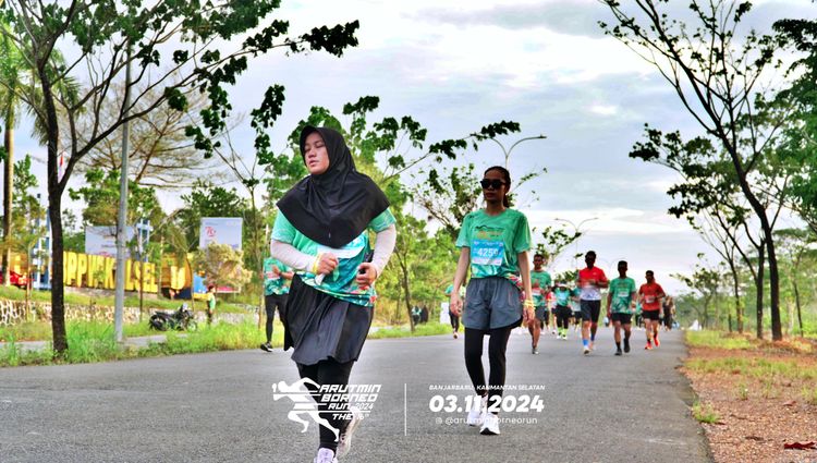 Race photo from Arutmin Borneo Run 2024