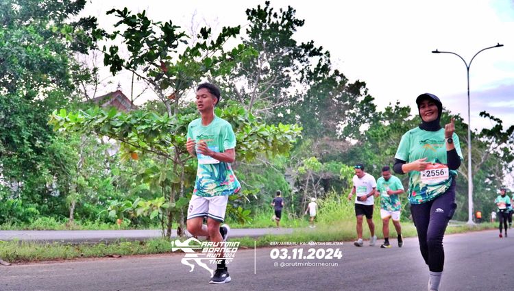 Race photo from Arutmin Borneo Run 2024
