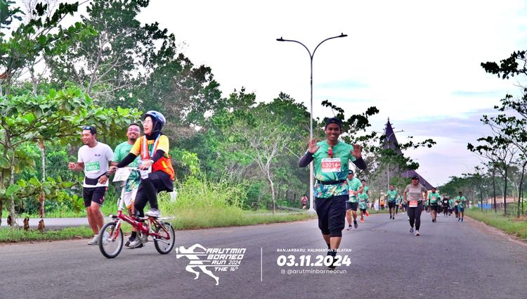 Race photo from Arutmin Borneo Run 2024