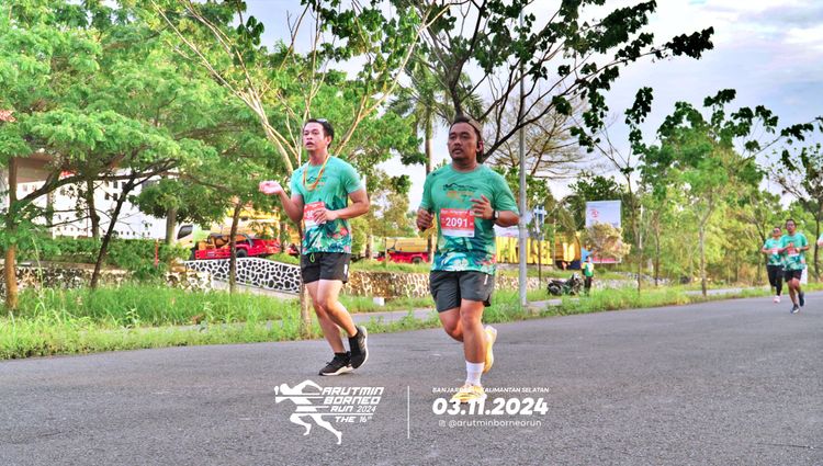 Race photo from Arutmin Borneo Run 2024