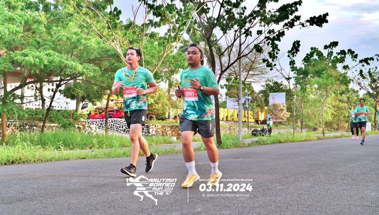 Race photo from Arutmin Borneo Run 2024