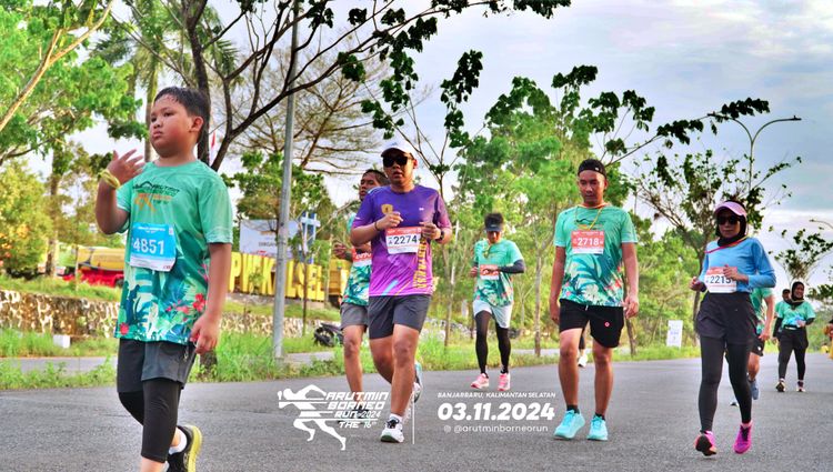 Race photo from Arutmin Borneo Run 2024