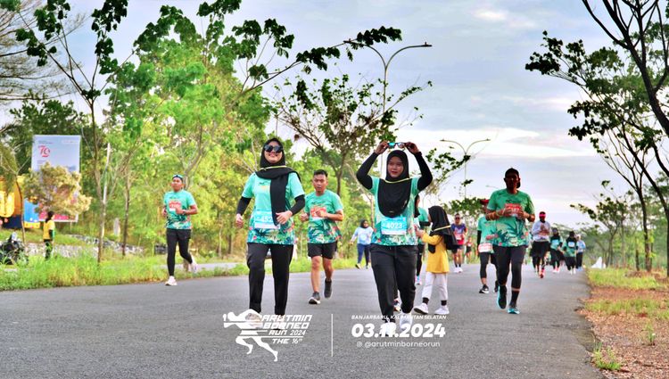 Race photo from Arutmin Borneo Run 2024