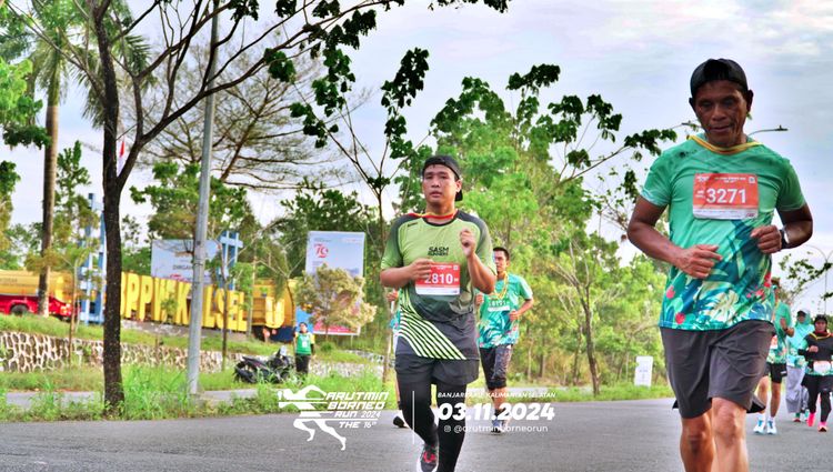 Race photo from Arutmin Borneo Run 2024