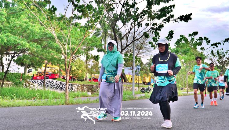 Race photo from Arutmin Borneo Run 2024
