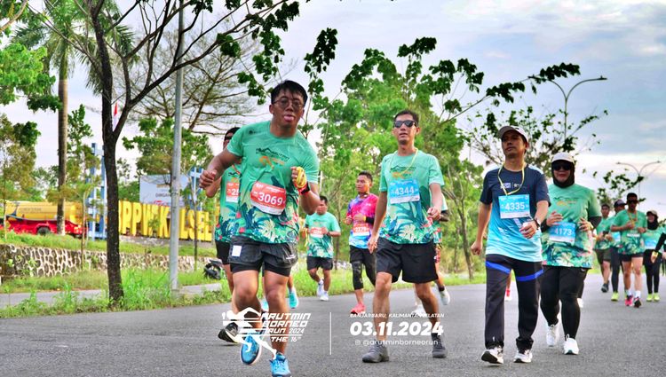 Race photo from Arutmin Borneo Run 2024