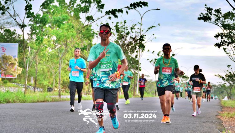 Race photo from Arutmin Borneo Run 2024