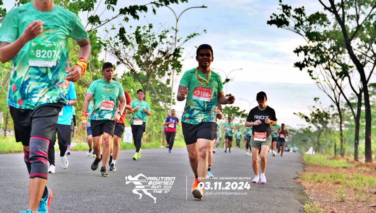 Race photo from Arutmin Borneo Run 2024