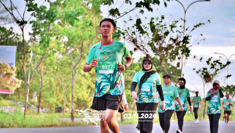 Race photo from Arutmin Borneo Run 2024