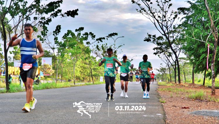 Race photo from Arutmin Borneo Run 2024