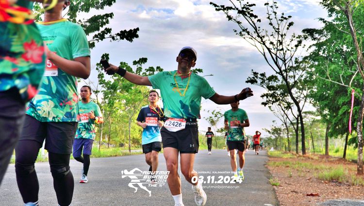 Race photo from Arutmin Borneo Run 2024