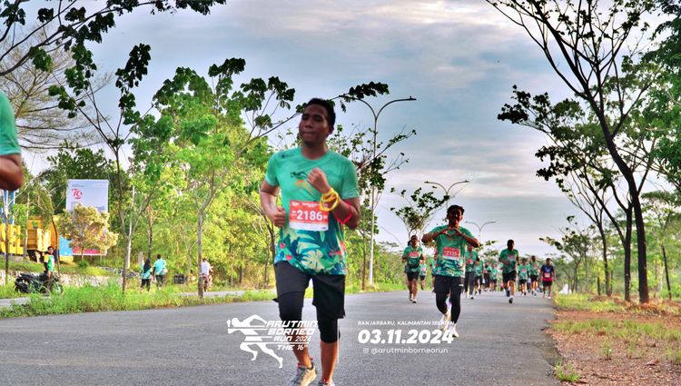 Race photo from Arutmin Borneo Run 2024