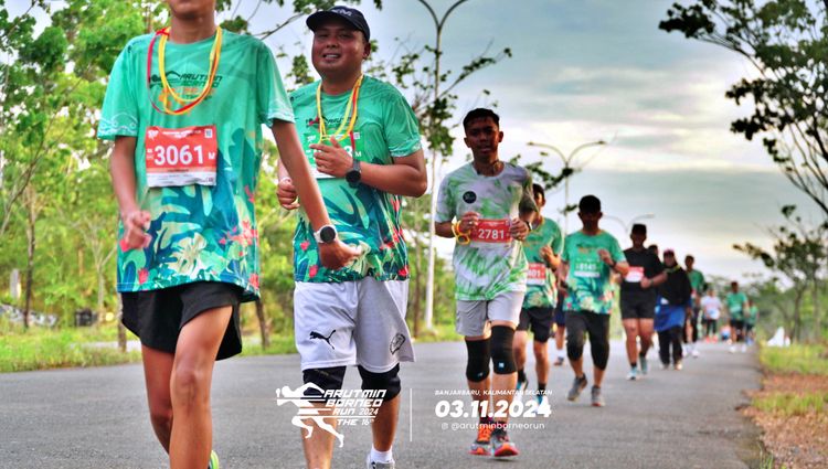 Race photo from Arutmin Borneo Run 2024