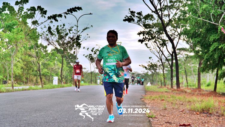 Race photo from Arutmin Borneo Run 2024