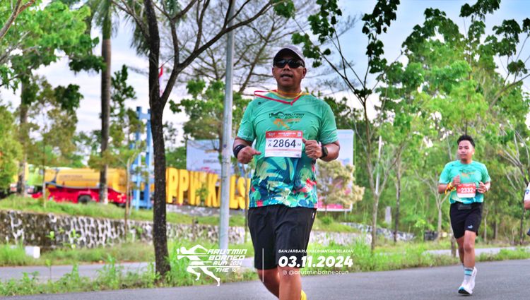 Race photo from Arutmin Borneo Run 2024