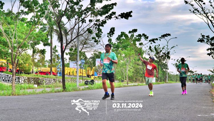 Race photo from Arutmin Borneo Run 2024