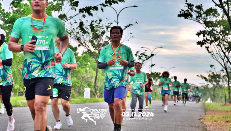 Race photo from Arutmin Borneo Run 2024