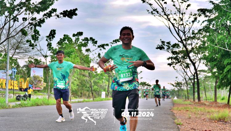 Race photo from Arutmin Borneo Run 2024