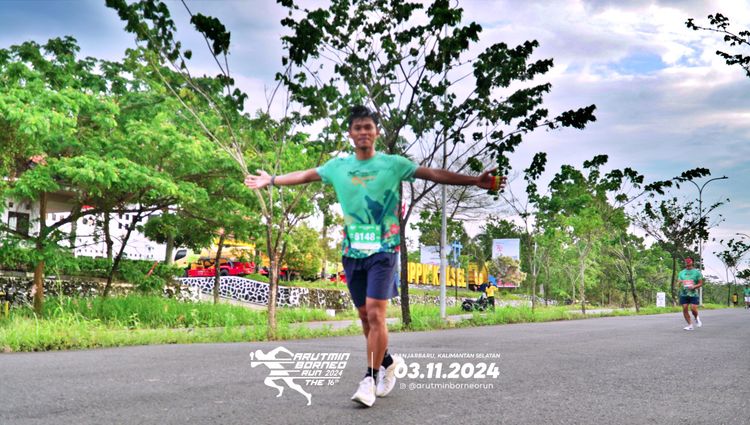 Race photo from Arutmin Borneo Run 2024