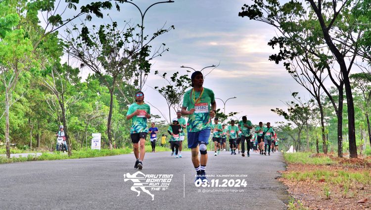 Race photo from Arutmin Borneo Run 2024